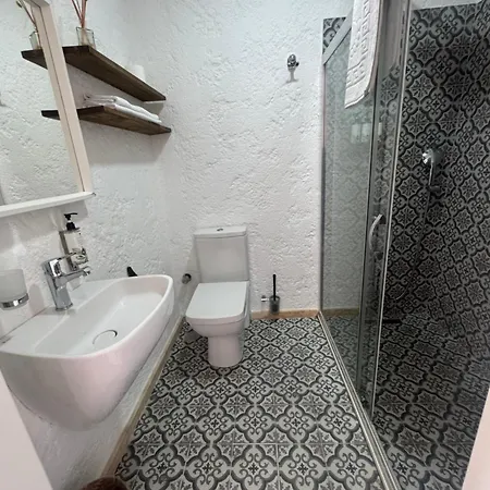 Albatross Hotel